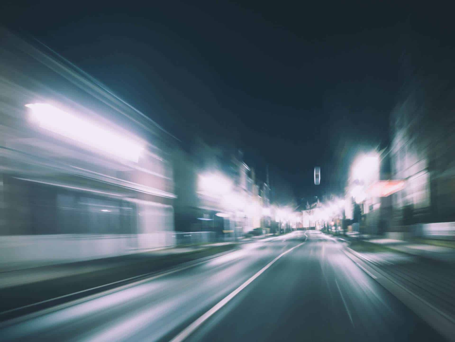 speed-blur-in-city